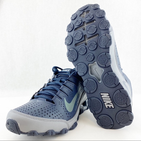 Athletic_Shoes